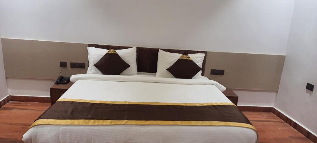 Hotel Citrus Lucknow Exterior foto